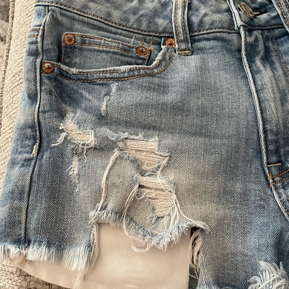 American Eagle Hi-Rise Festival Stretch Jean Shorts (4) - Picture 3 of 8